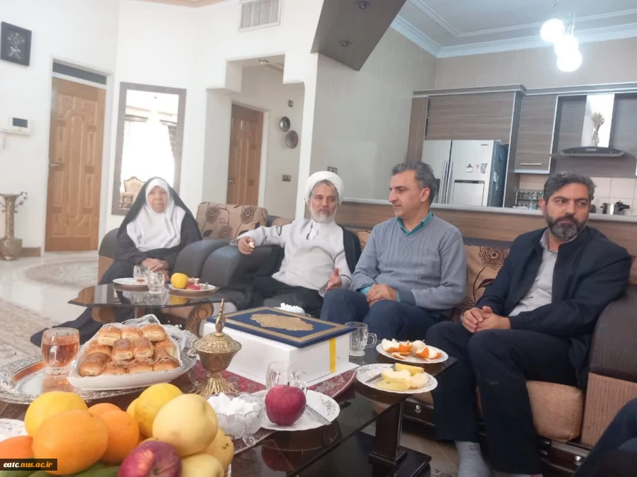 دیدار مسئولین آموزشکده فنی امام علی(ع) یزد با خانواده محترم شهید سید محمد رضا حسینی کافی آبادی 2