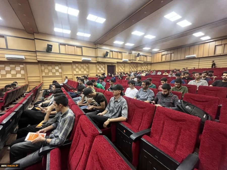 برگزاری کارگاه آموزشی آشنایی با حمایت های مادی و معنوی مرکز نوآوری پارک علم و فناوری یزد در آموزشکده فنی امام علی (ع) یزد 5